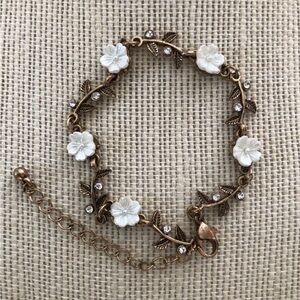 White jasmine flower bracelet jewelry New Without Tags